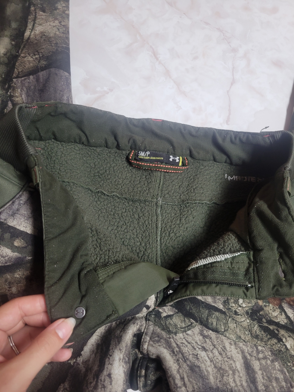 Under Armour Camo Hunting Pants Women’s SM/P Loose Fit ColdGear Mossy Oak Outdoo - Picture 9 of 16